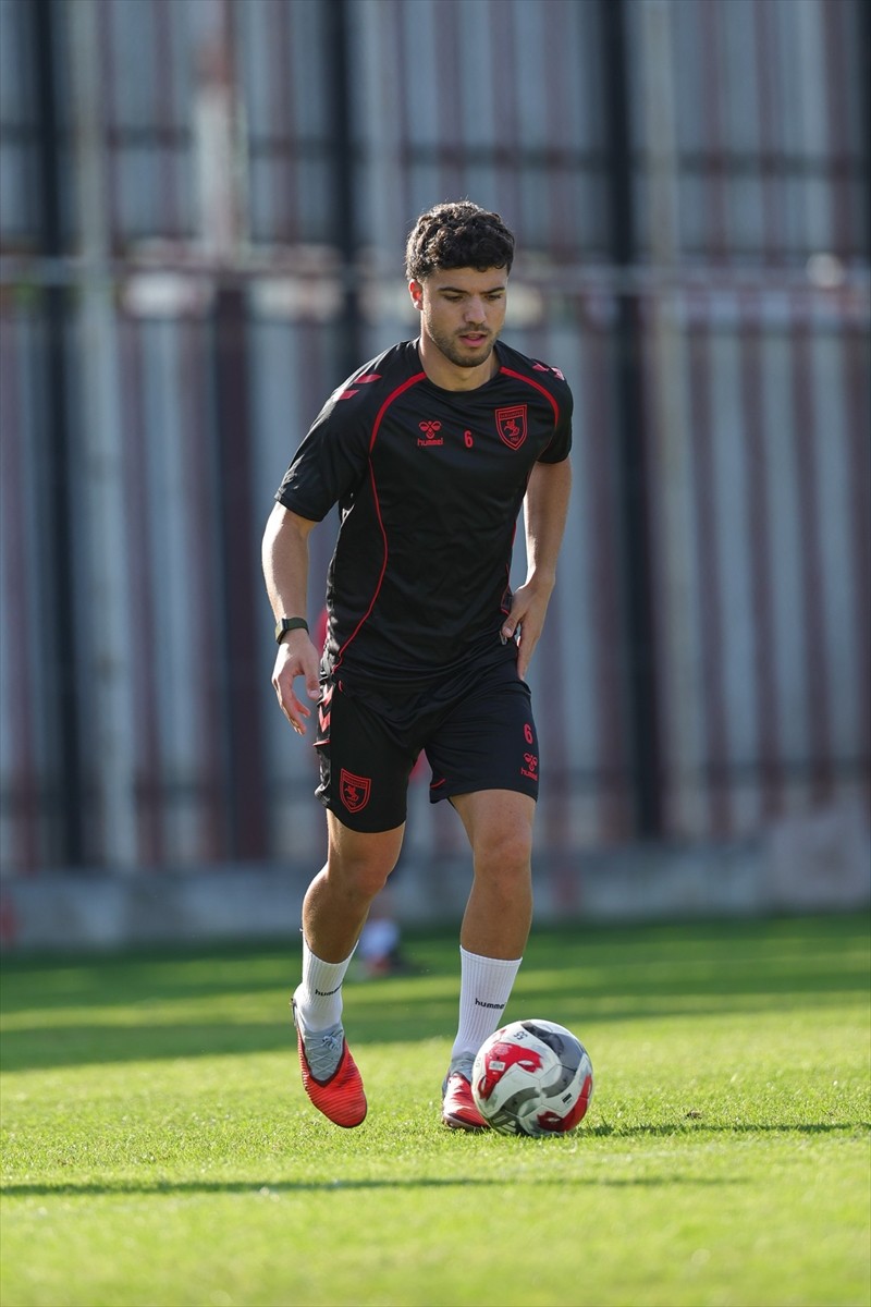 Samsunspor, Trendyol Süper Lig'de Kasımpaşa ile oynayacağı 3. hafta erteleme maçının...