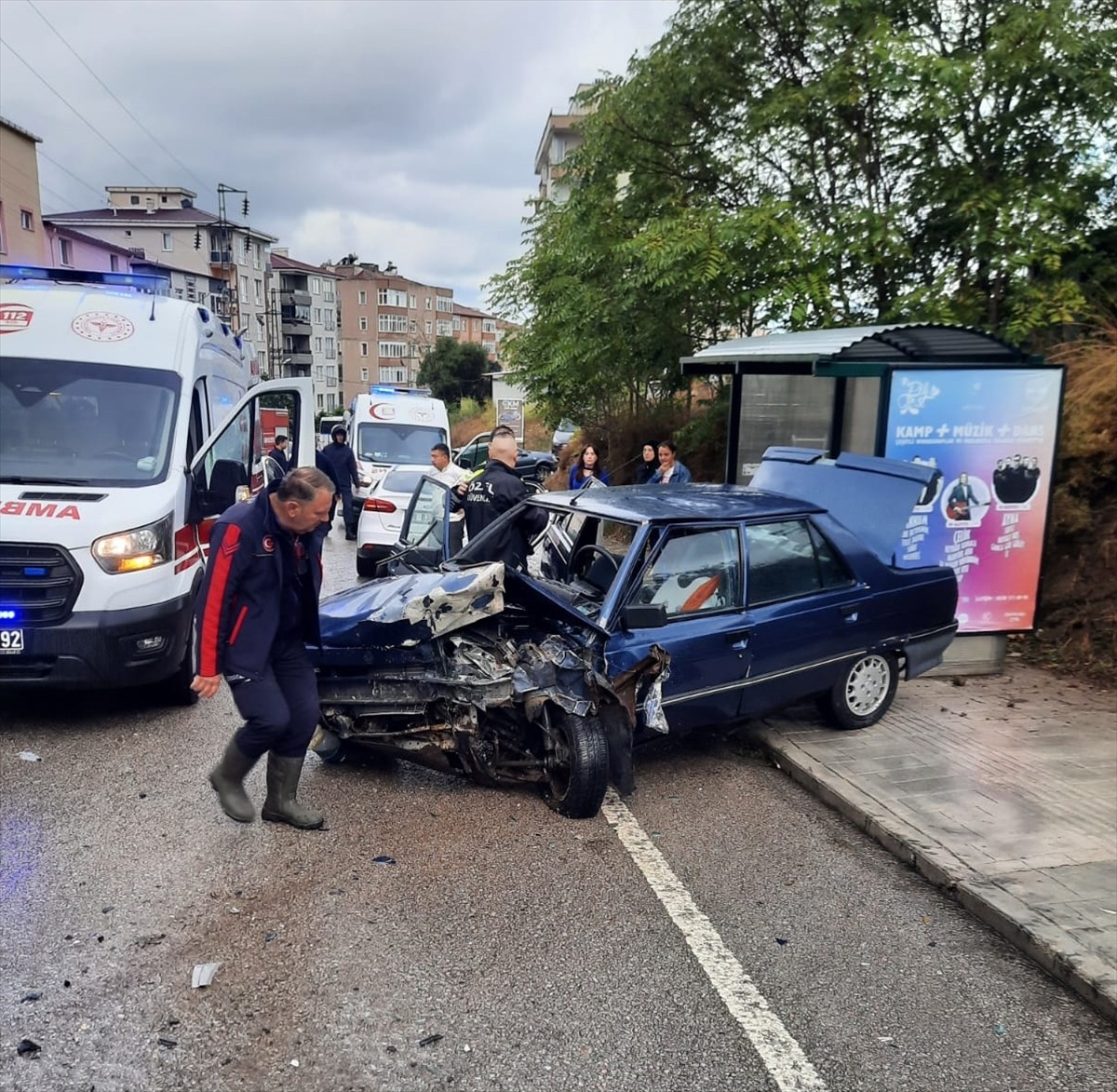 Sinop’ta iki otomobilin çarpışması sonucu 4 kişi yaralandı. Kaza yerine emniyet, sağlık ve itfaiye...
