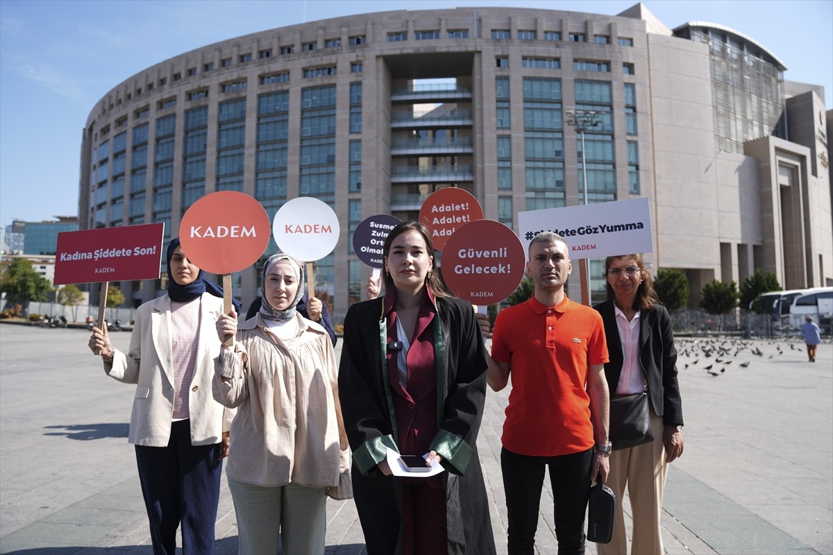 Şişli'de, Bahar Aksu'nun silahla vurularak öldürülmesine ilişkin yargılanan tutuklu sanıklardan...