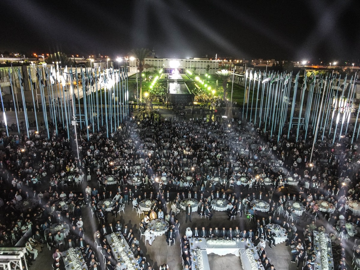 Suriye’nin Şam Kırsalı ilinde yeniden imar için düzenlenen bağış kampanyasında yaklaşık 70 milyon...