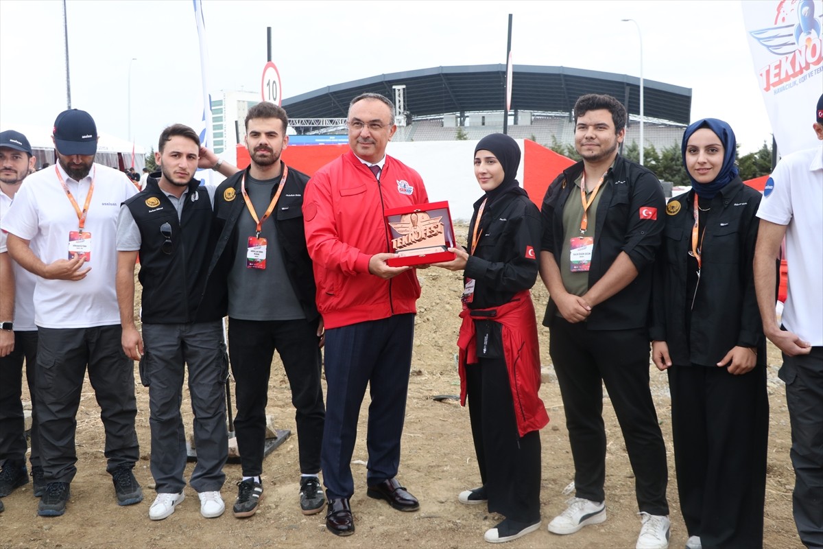 Tekirdağ'da yapılan TEKNOFEST İnsansız Kara Aracı (İKA) Yarışması tamamlandı. Tekirdağ Namık Kemal...