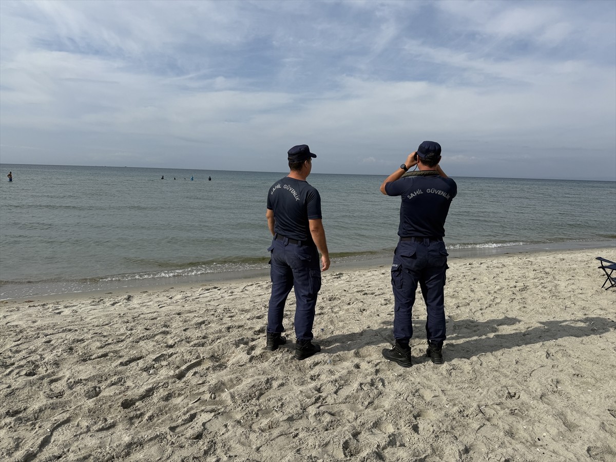 Tekirdağ'ın Marmaraereğlisi ilçesinde denizde kaybolan kadını arama çalışmaları 3 gündür devam...
