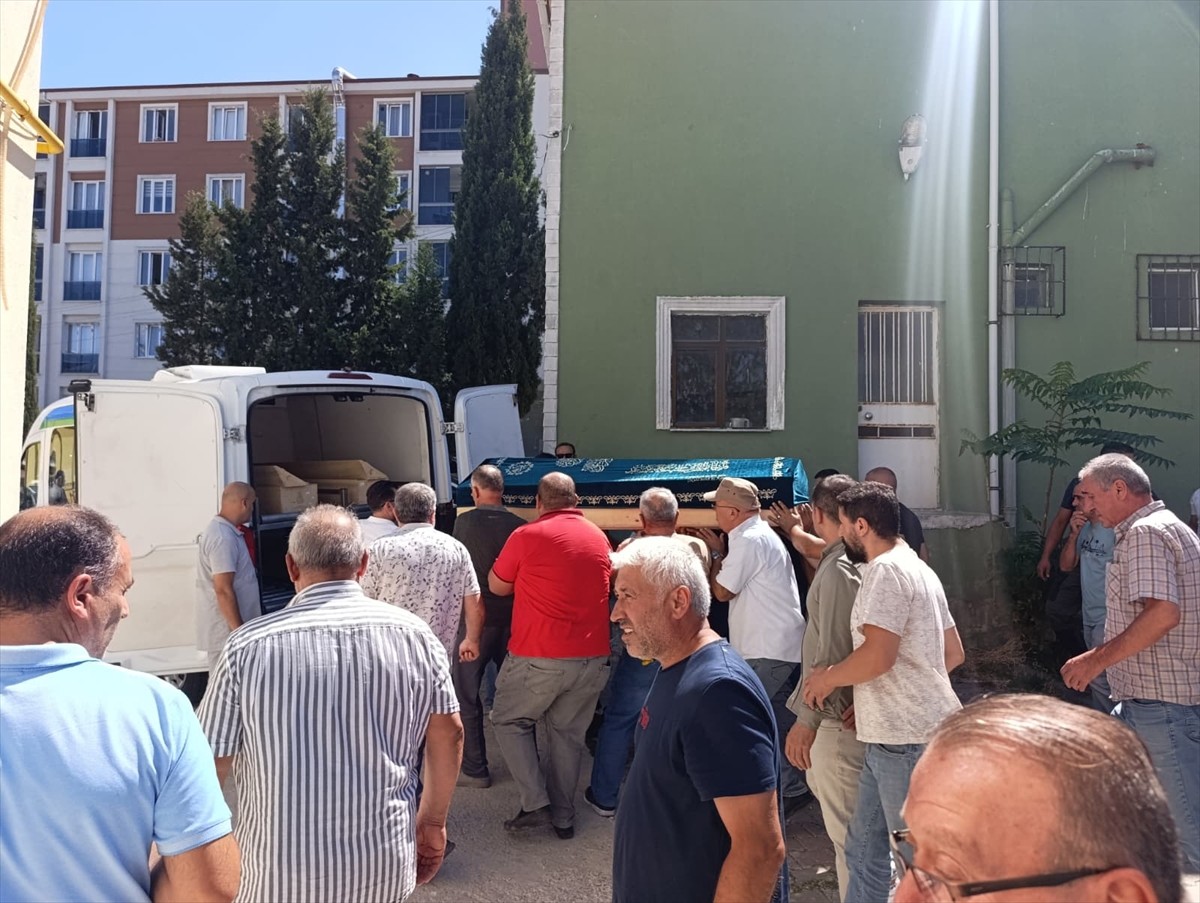 Tekirdağ’ın Kapaklı ilçesinde otomobilde uğradığı silahlı saldırı sonucu hayatını kaybeden M.U'nun...