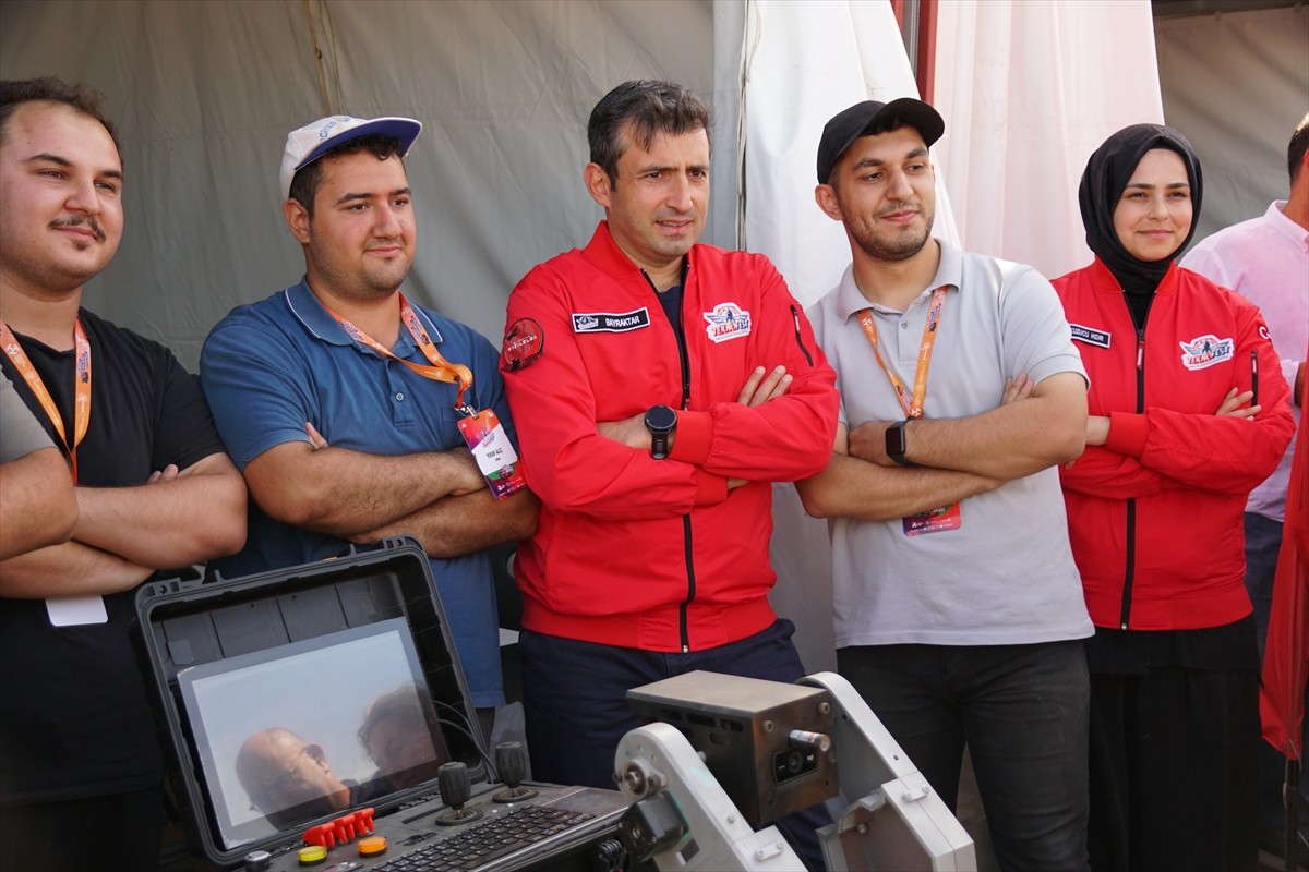TEKNOFEST Yönetim Kurulu Başkanı Selçuk Bayraktar, Tekirdağ'da düzenlenen TEKNOFEST İnsansız Kara...