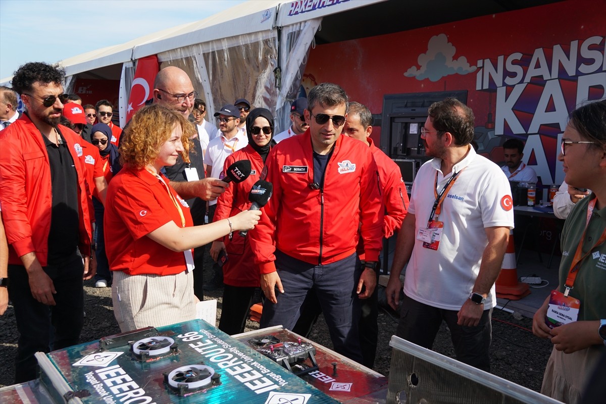 TEKNOFEST Yönetim Kurulu Başkanı Selçuk Bayraktar, Tekirdağ'da düzenlenen TEKNOFEST İnsansız Kara...