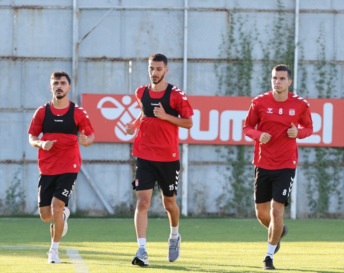 Trendyol 1. Lig'in 5. haftasında SMS Grup Sarıyerspor ile karşılaşacak Özbelsan Sivasspor...