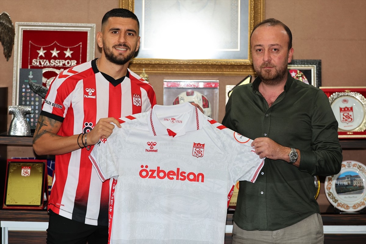 Trendyol 1. Lig ekiplerinden Özbelsan Sivasspor, Kuzey Makedonyalı futbolcu Daniel Avramovski'yi...
