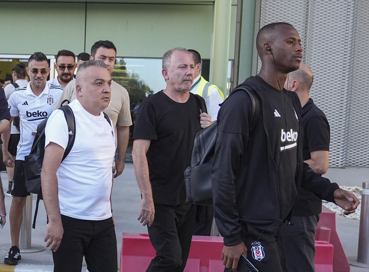 Trendyol Süper Lig'in 6. haftasında Göztepe'ye konuk olacak Beşiktaş, İzmir'e geldi. Özel uçakla...