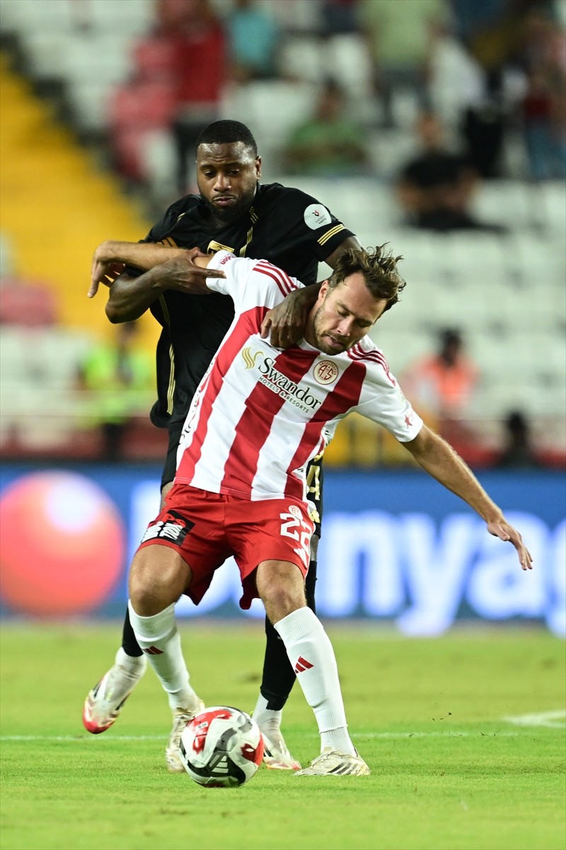 Trendyol Süper Lig'in 6. haftasında Hesap.com Antalyaspor ile Zecorner Kayserispor takımları...