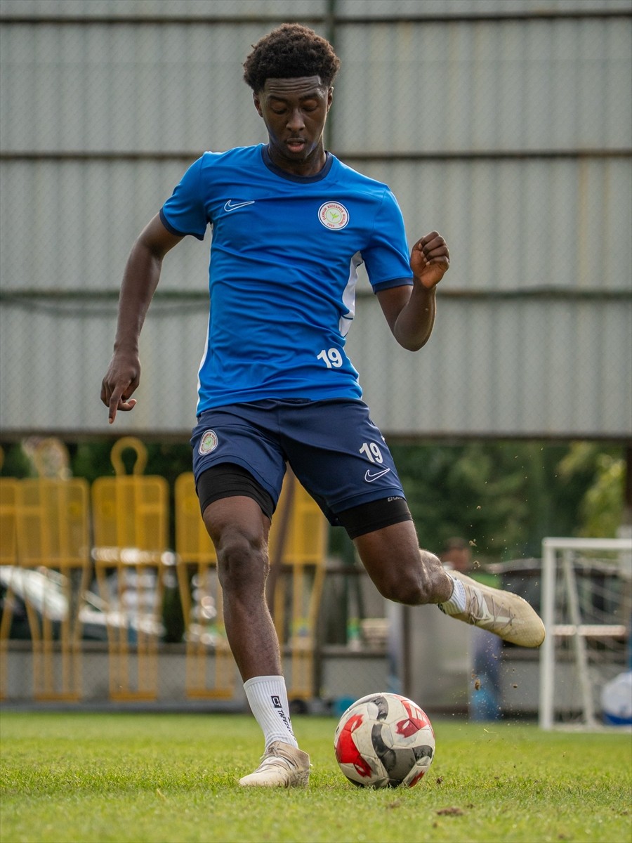 Trendyol Süper Lig ekiplerinden Çaykur Rizespor, deplasmanda Kocaelispor ile oynayacağı maçın...