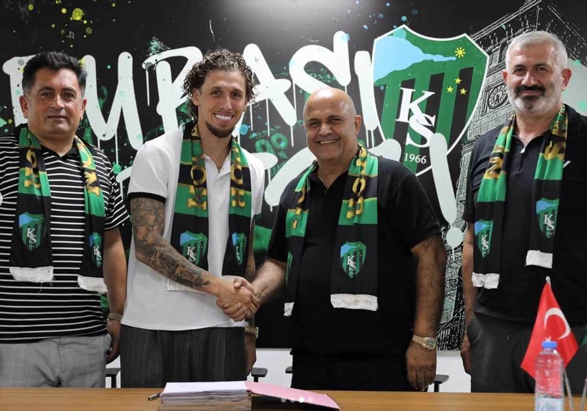 Trendyol Süper Lig ekiplerinden Kocaelispor, Kuzey Makedonyalı kanat oyuncusu Darko Churlinov'u...