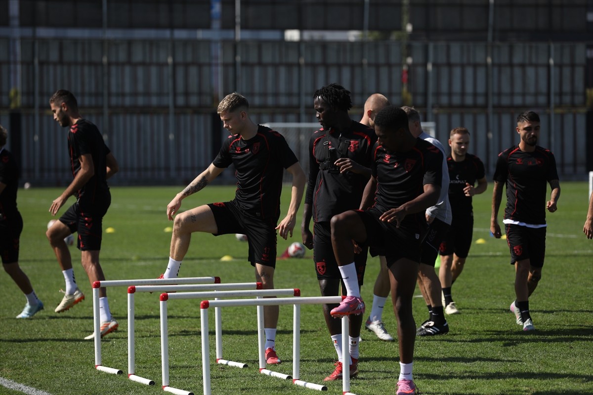 Trendyol Süper Lig ekiplerinden Samsunspor, deplasmanda oynayacağı Gaziantep FK maçının...