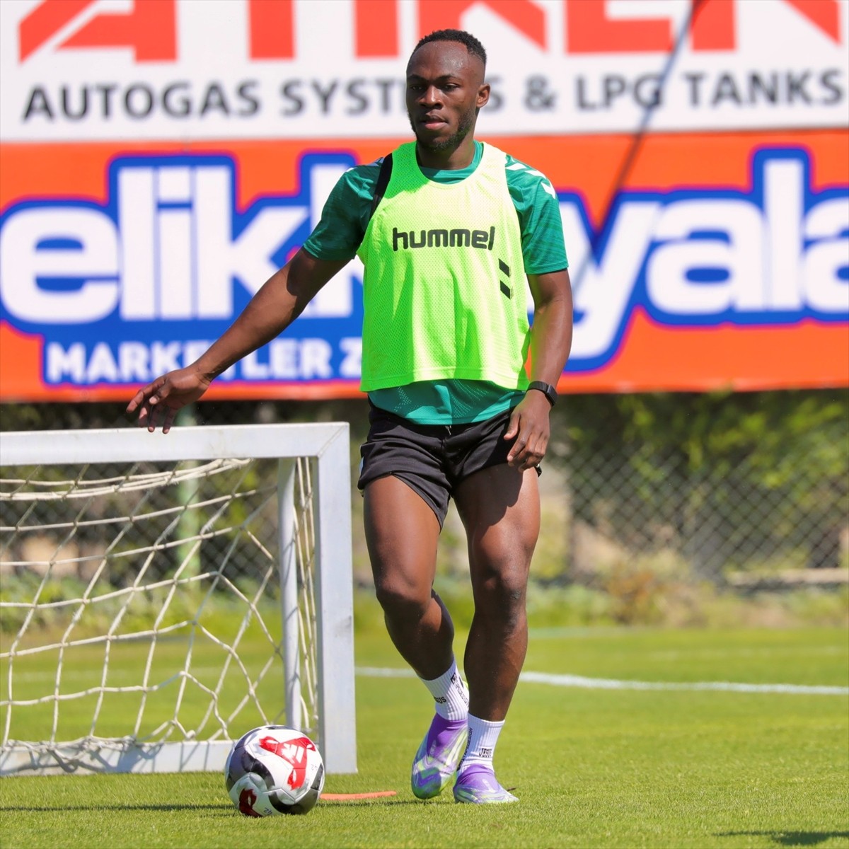 TÜMOSAN Konyaspor, Trendyol Süper Lig'in 6. haftasında Galatasaray'a konuk olacağı maçın...