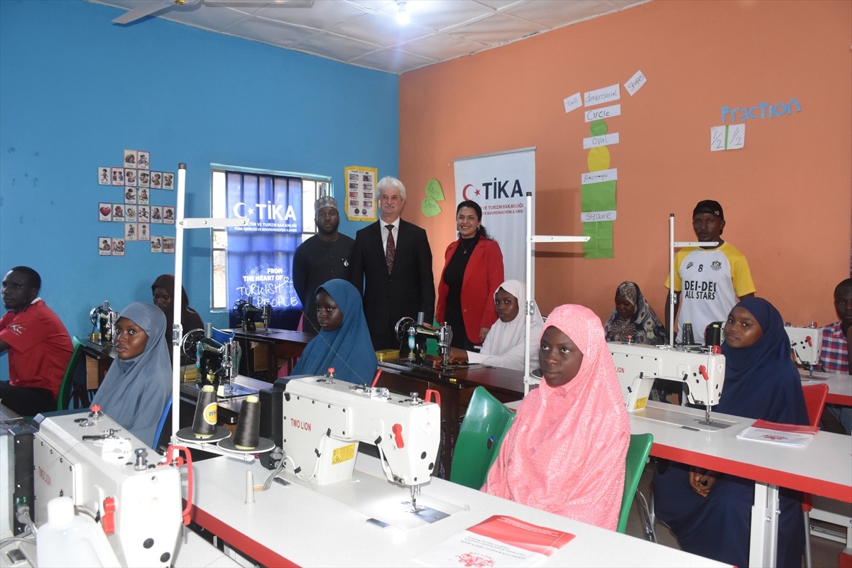 Türk İşbirliği ve Koordinasyon Ajansı Başkanlığı (TİKA), Nijerya'nın Nasarawa eyaletinde gençlerin...