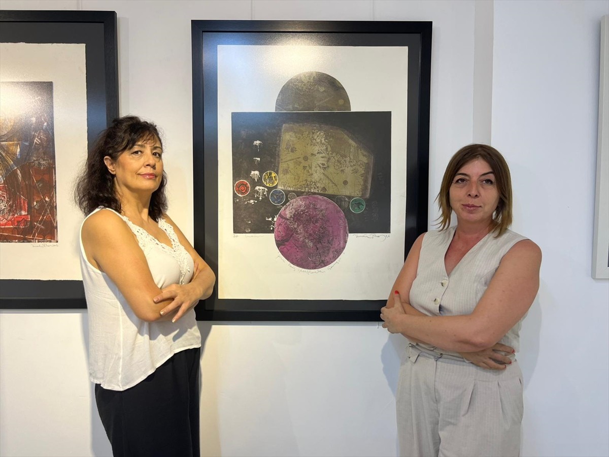 Türk plastik sanatının önemli isimlerinden merhum İsmail İlhan'ın "Retrospektif" sergisi...