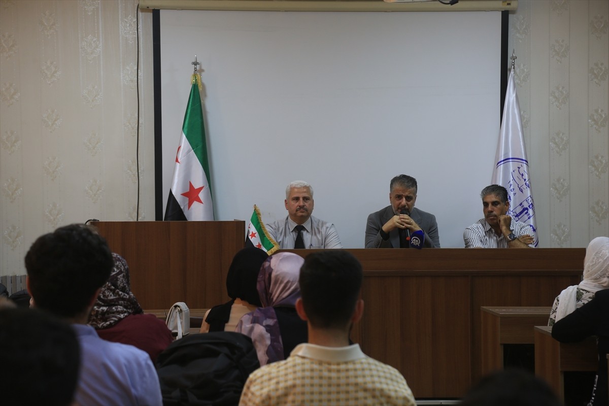 Türkiye'den gelen 42 öğrenci, İbn Haldun Üniversitesi ile Halep Üniversitesi Yüksek Diller...