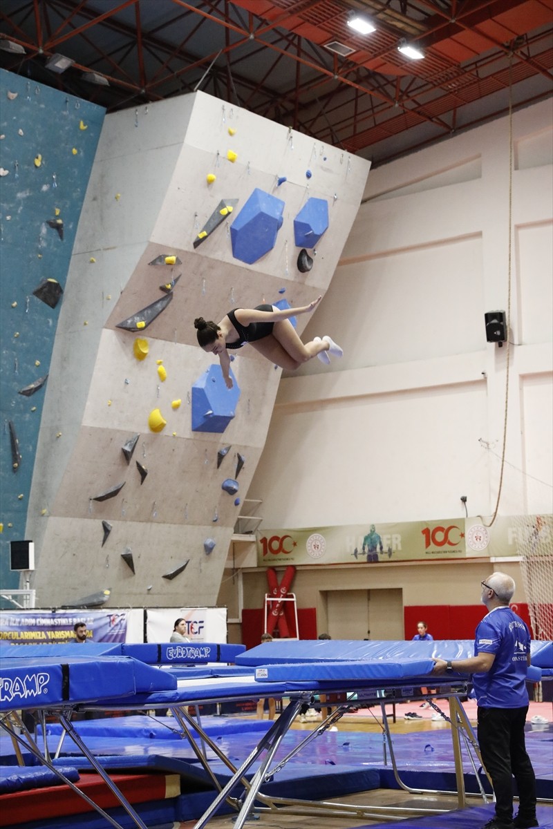 Türkiye Cimnastik Federasyonu tarafından Samsun'da düzenlenen Trampolin Cimnastik Kulüpler Arası...
