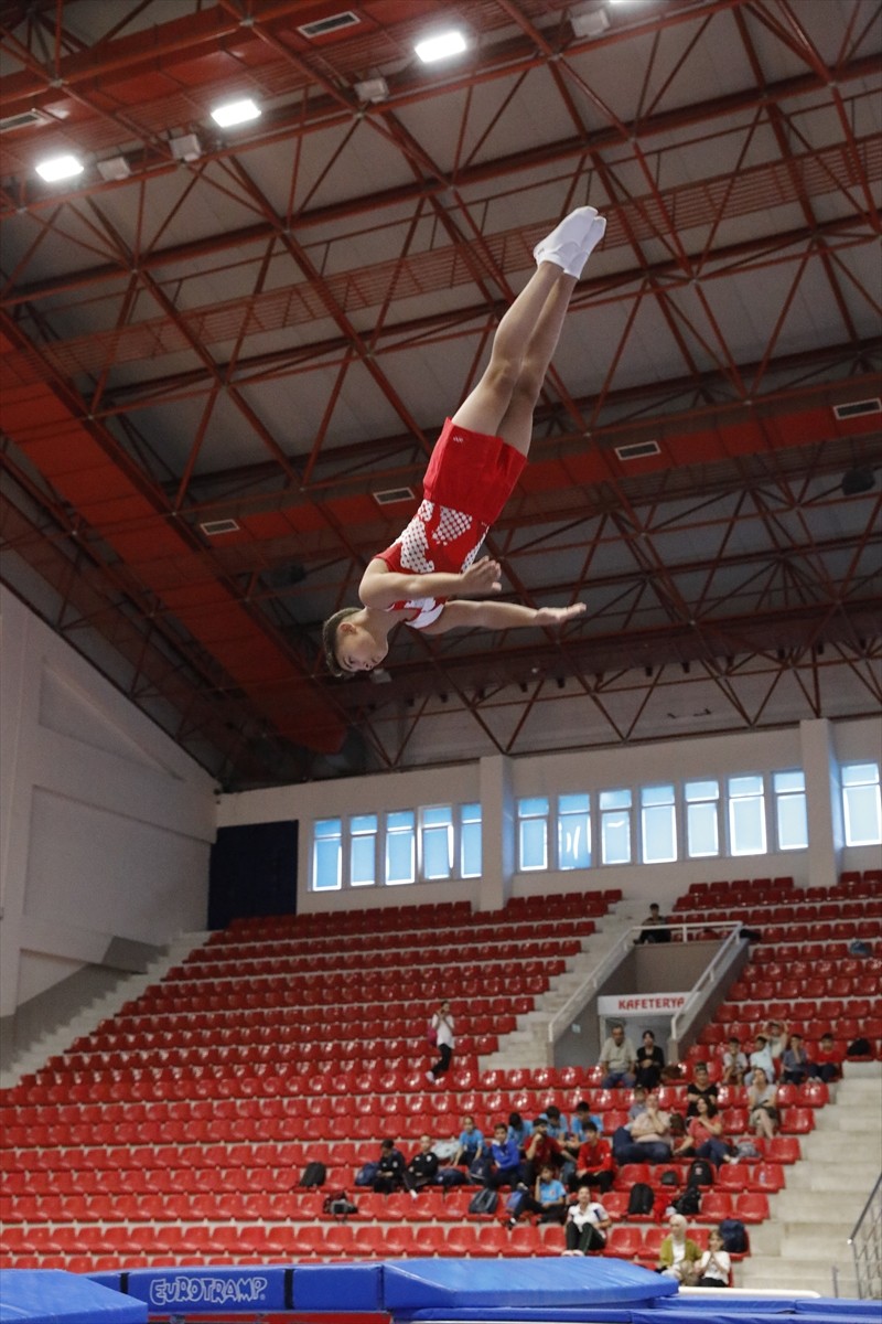Türkiye Cimnastik Federasyonu tarafından Samsun'da düzenlenen Trampolin Cimnastik Kulüpler Arası...