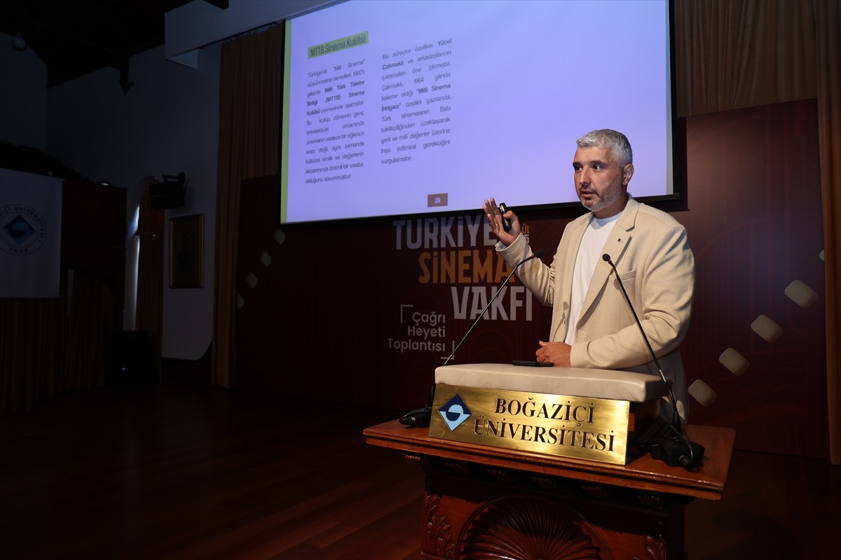 Türkiye Sinema Vakfının kurulması adına yapılan "İlk Çağrı Heyeti Toplantısı", Boğaziçi...