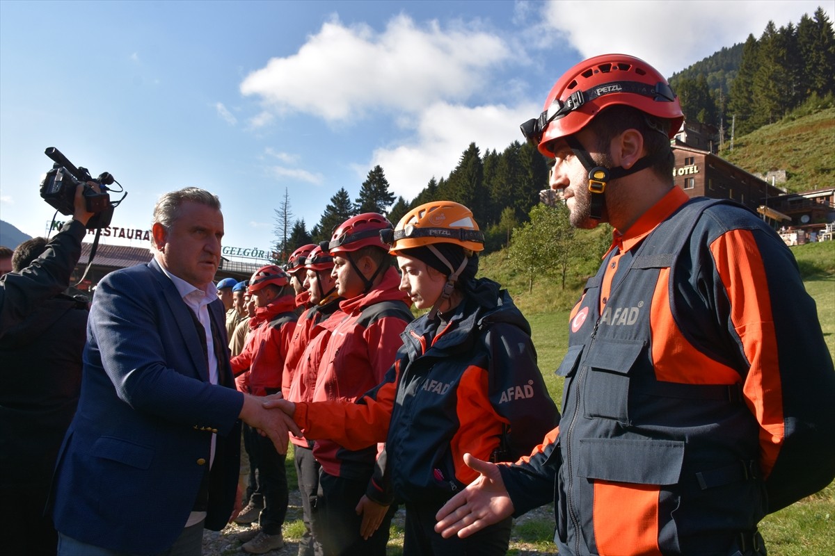 Ulaştırma ve Altyapı Bakanı Abdulkadir Uraloğlu ile Gençlik ve Spor Bakanı Osman Aşkın Bak...