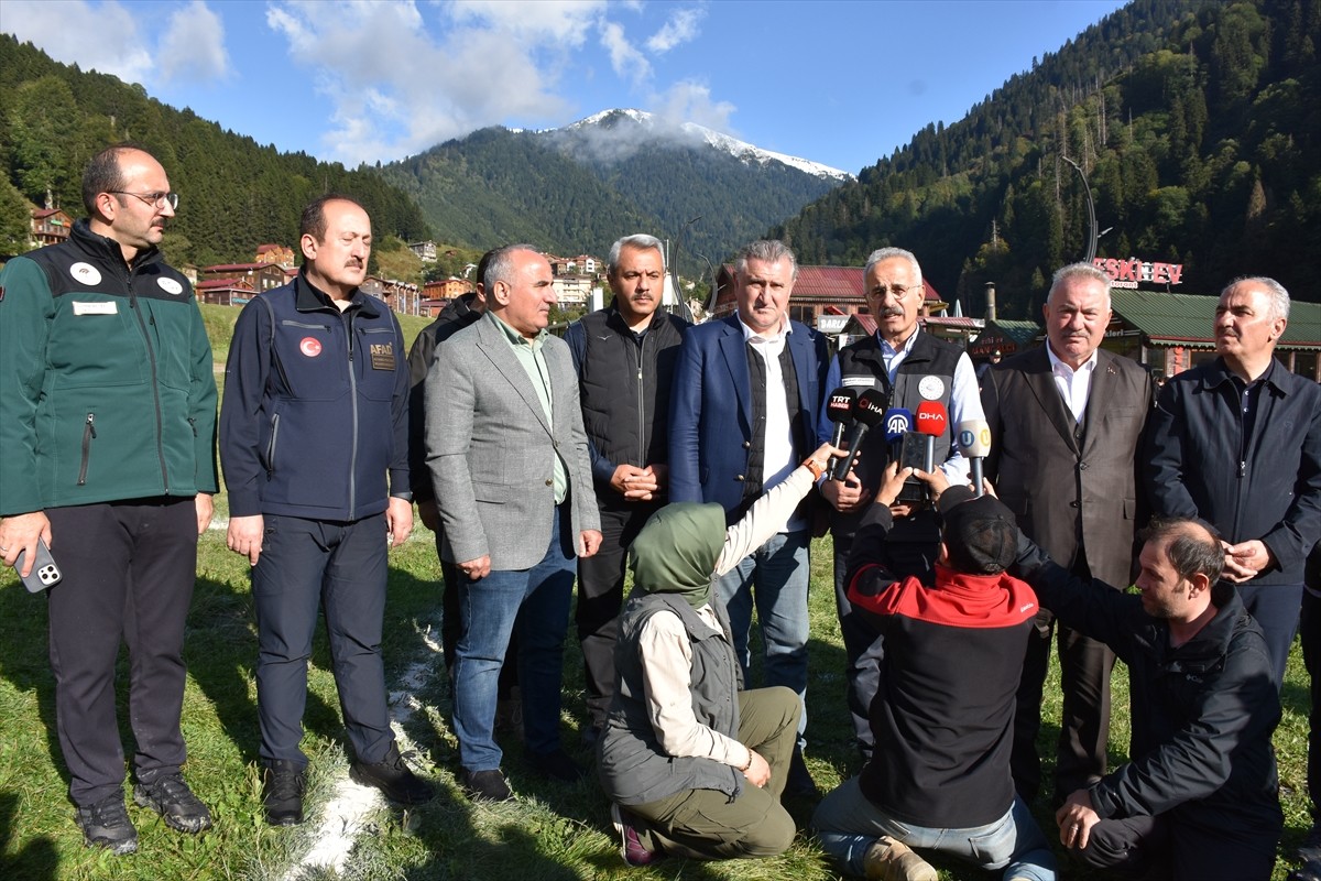Ulaştırma ve Altyapı Bakanı Abdulkadir Uraloğlu ile Gençlik ve Spor Bakanı Osman Aşkın Bak...