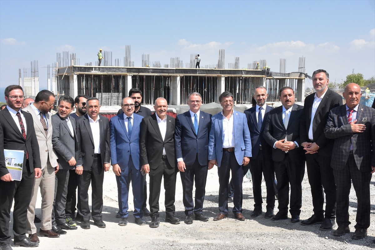 Van Valisi ve Büyükşehir Belediye Başkan Vekili Ozan Balcı, kentte devam eden kamu yatırımlarını...