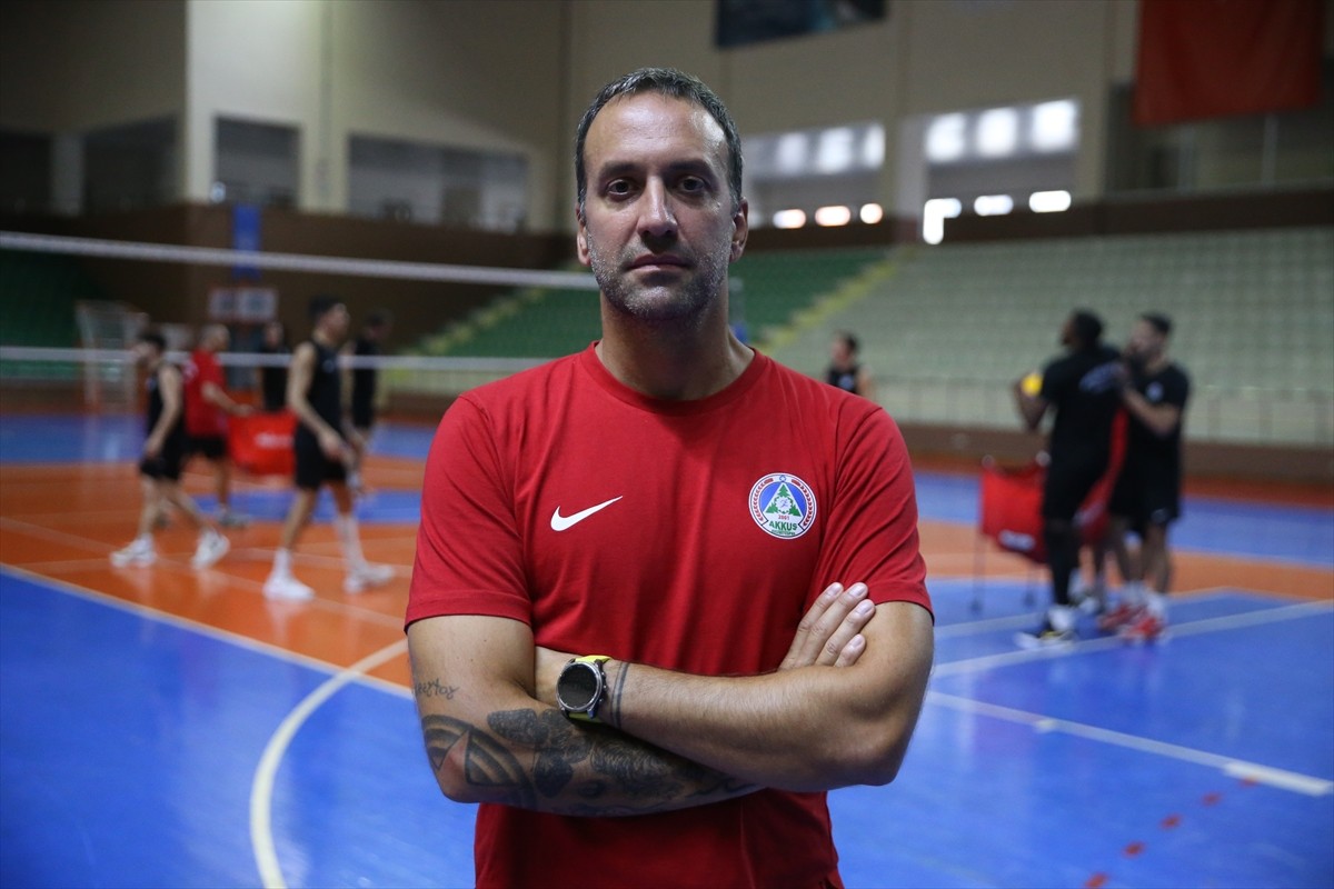 Voleybolda Efeler Ligi takımlarından Ordu temsilcisi Akkuş Belediyespor, yeni sezon öncesi...