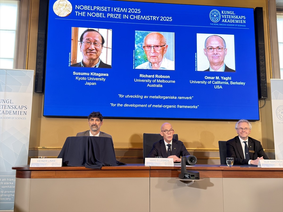 2025 Nobel Kimya Ödülü, "metal-organik çerçevelerin geliştirilmesi"ne ilişkin çalışmalarından...