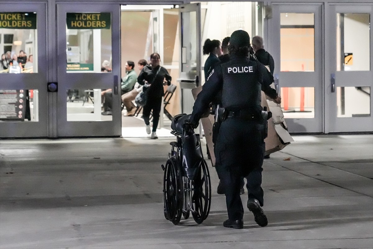 ABD'nin Alaska eyaletinin batısını vuran Halong Tayfunu nedeniyle 1 kişi hayatını kaybetti...