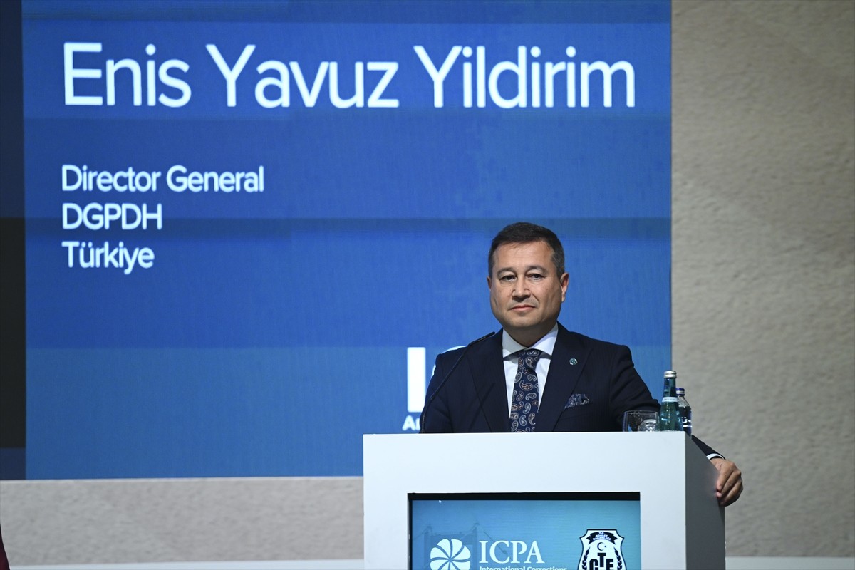 Adalet Bakanlığı Ceza ve Tevkifevleri Genel Müdürlüğünün ev sahipliğinde İstanbul'da düzenlenen...