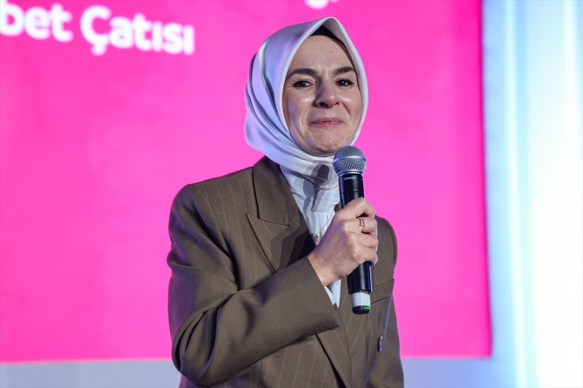 Aile ve Sosyal Hizmetler Bakanı Mahinur Özdemir Göktaş, Aile ve Sosyal Hizmetler Bakanlığı, Kültür...