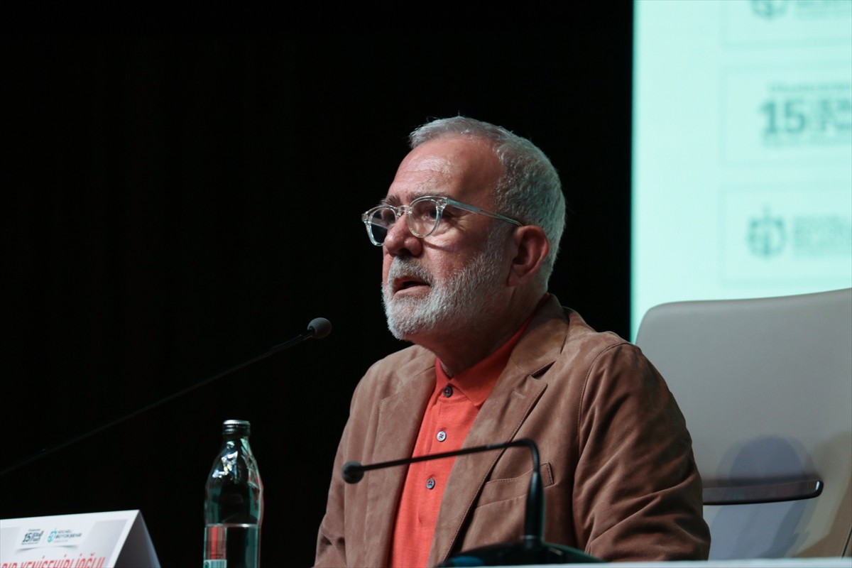 AK Parti Grup Başkanvekili Bahadır Yenişehirlioğlu, Kocaeli Kitap Fuarı'nda söyleşiye...