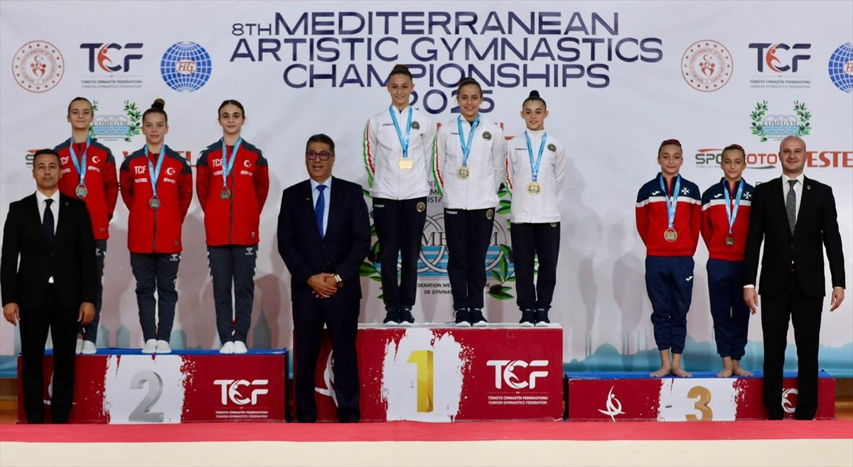 Akdeniz Ülkeleri Cimnastik Birliği (COMEGYM) Şampiyonası'nın ilk gününde Türkiye, kadınlar...