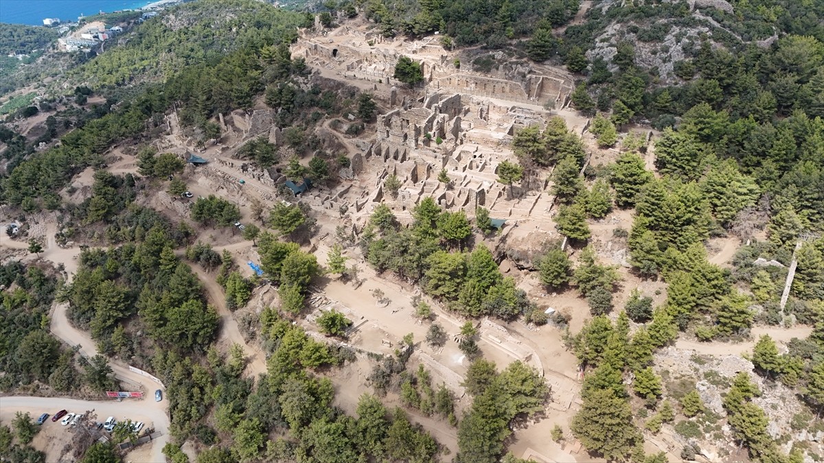 Alanya'da uzayan sezonda bazı otellerde doluluklar yüzde 90-95'lerde ve ortalamada da ise yüzde 85...