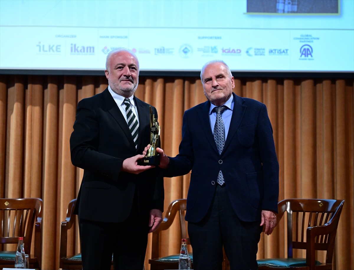 Anadolu Ajansının (AA) Global İletişim Ortağı olduğu, İLKE Vakfı bünyesinde faaliyet gösteren...