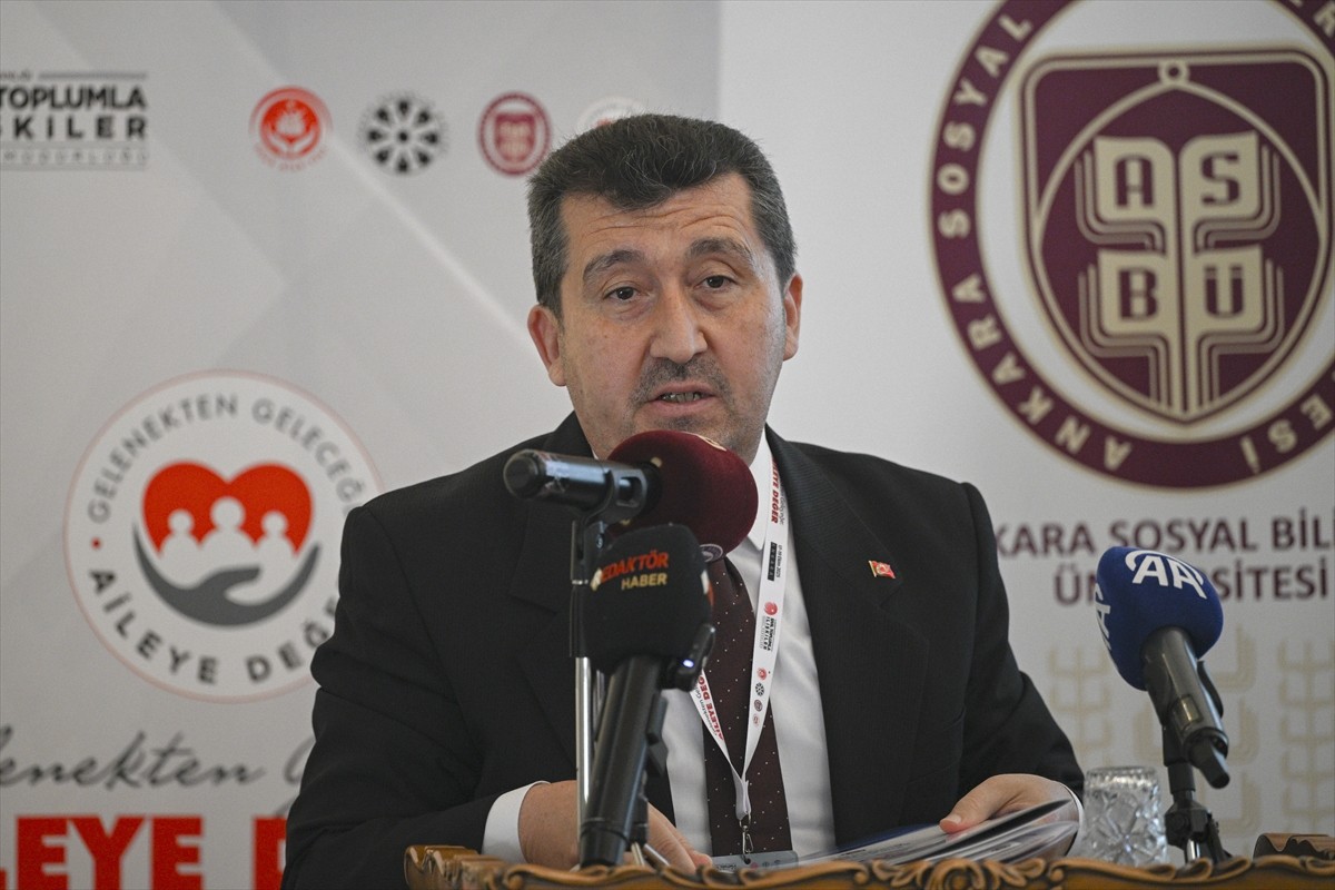 Ankara Sosyal Bilimler Üniversitesi ve Türkiye Yazarlar Birliği (TYB) işbirliğiyle yürütülen...