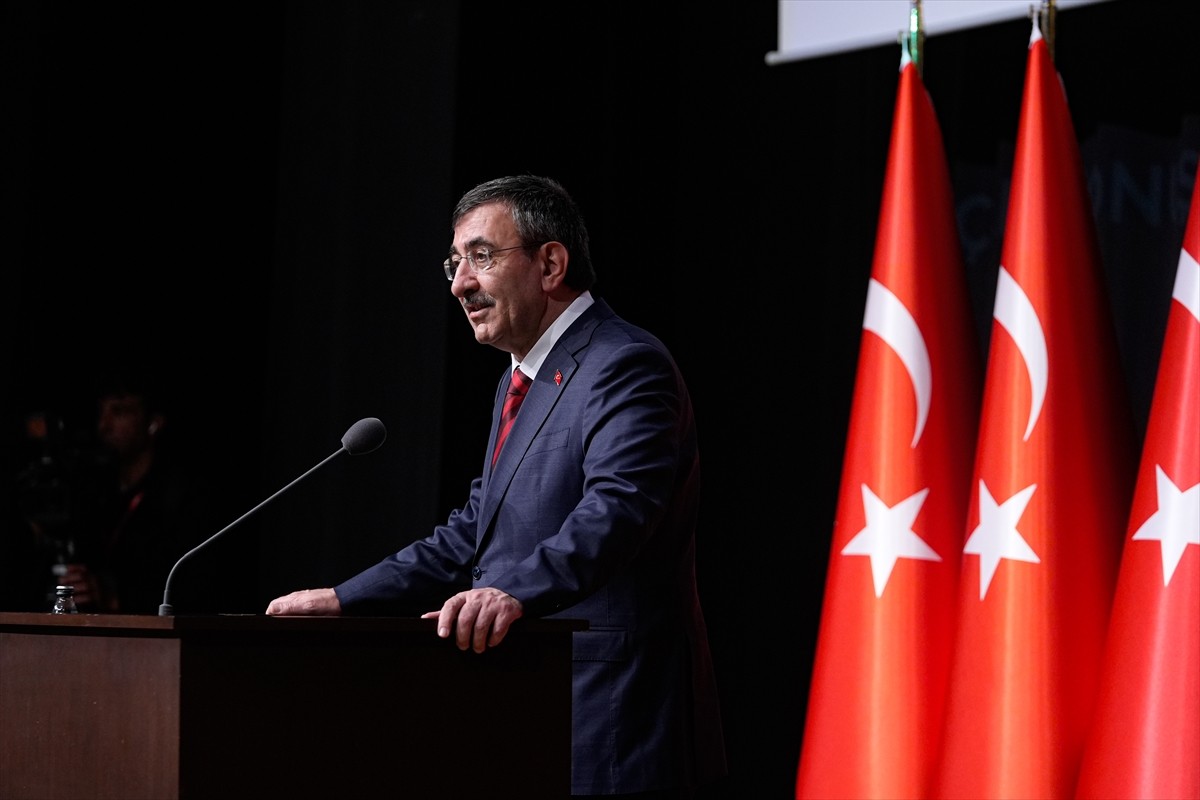 Ankara Yıldırım Beyazıt Üniversitesi (AYBÜ) Hukuk Fakültesi tarafından teknolojideki gelişmelerin...