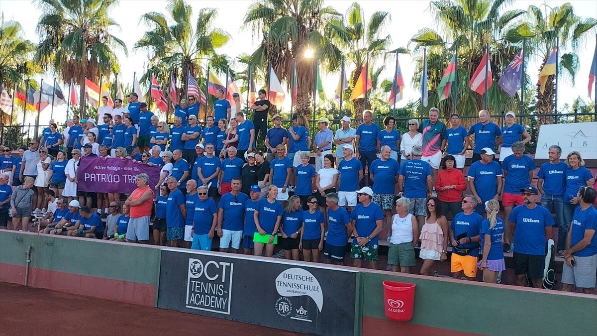 Antalya'nın Manavgat ilçesinde düzenlenen Ali Bey Masters Open Tenis Turnuvası'nın açılış töreni...