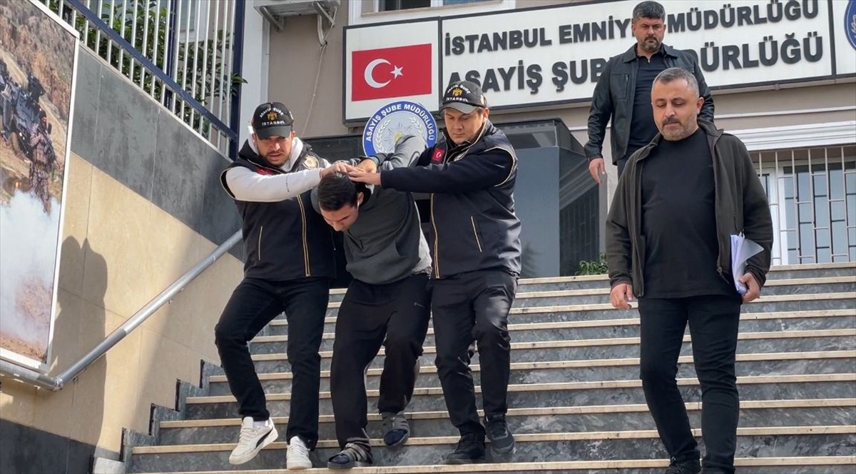 Asayiş Şube Müdürlüğü Cinayet Büro Amirliği ekipleri, Avcılar Cihangir Mahallesi Sandal Sokak'ta...