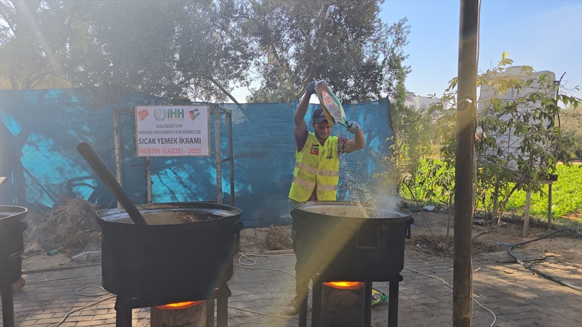 Balıkesir'de lise öğrencilerinin Gazze yararına düzenlediği kermesin kampanyasının gelirleri...