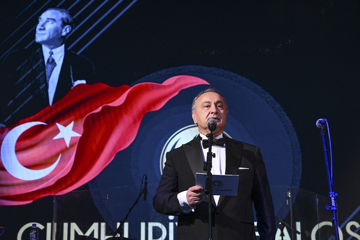 Başkentte Cumhuriyet'in kuruluşunun 102. yıl dönümü dolayısıyla Türk Eğitim Derneği (TED)...