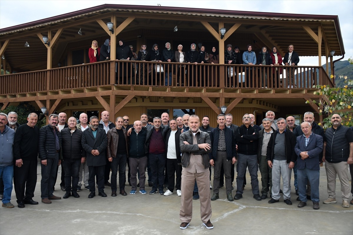 Batman'da 36 yıl önce vatani görevini yerine getiren arkadaş grubu, kanser hastalığıyla mücadele...