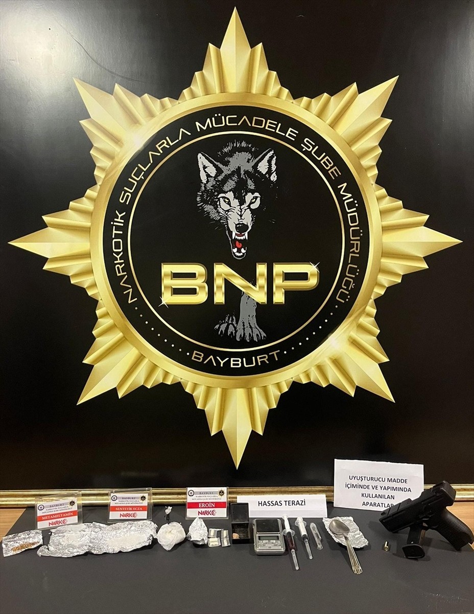 Bayburt'ta düzenlenen uyuşturucu operasyonunda gözaltına alınan şüpheli tutuklandı. Ekiplerin...