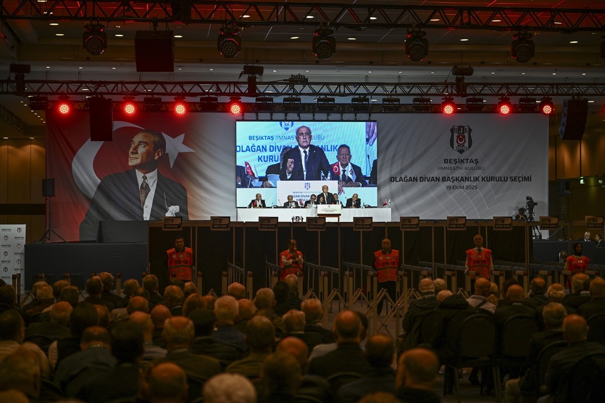 Beşiktaş Kulübü'nde seçimli olağan divan başkanlık kurulu toplantısı ICEC İstanbul Lütfi Kırdar...