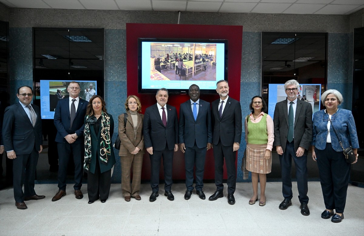 Birleşmiş Milletler'in (BM) 80. kuruluş yıl dönümü vesilesiyle Ankara Büyükşehir Belediyesi...