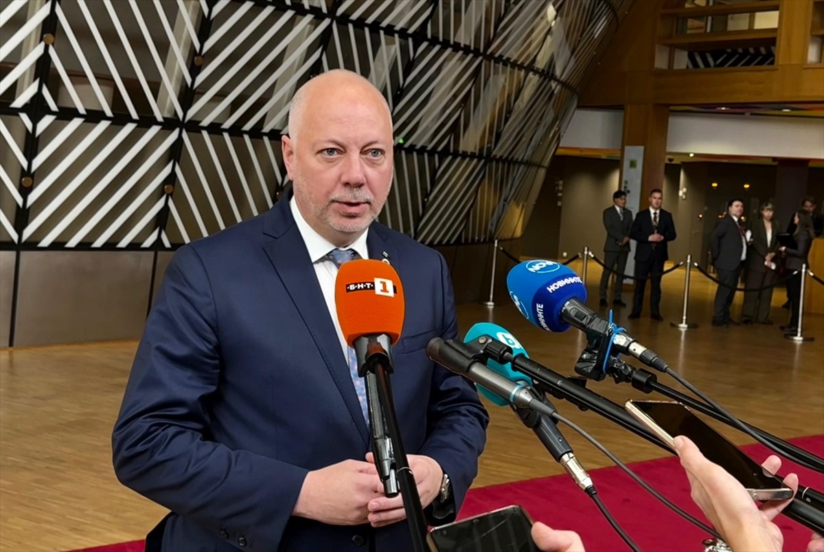 Bulgaristan Başbakanı Rosen Jelyazkov (fotoğrafta), Brüksel'de düzenlenen Avrupa Birliği (AB)...