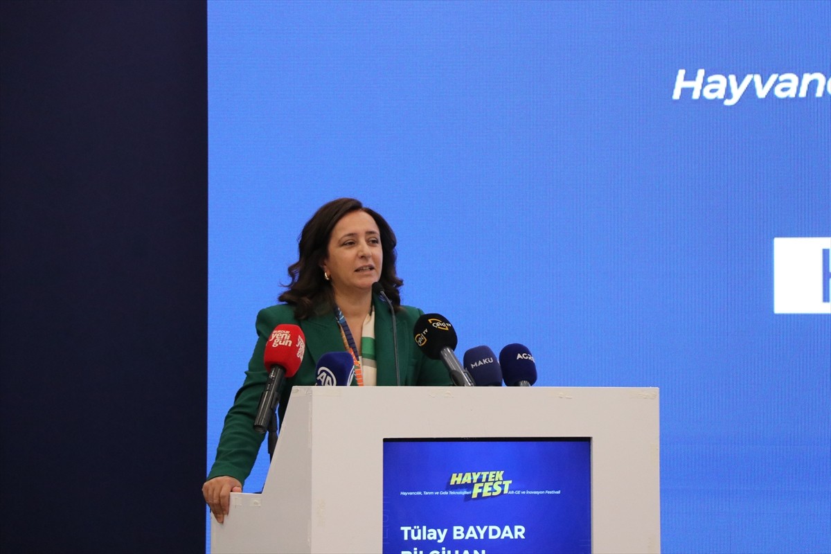 Burdur'da Mehmet Akif Ersoy Üniversitesi (MAKÜ) ev sahipliğinde düzenlenen Hayvancılık, Tarım ve...