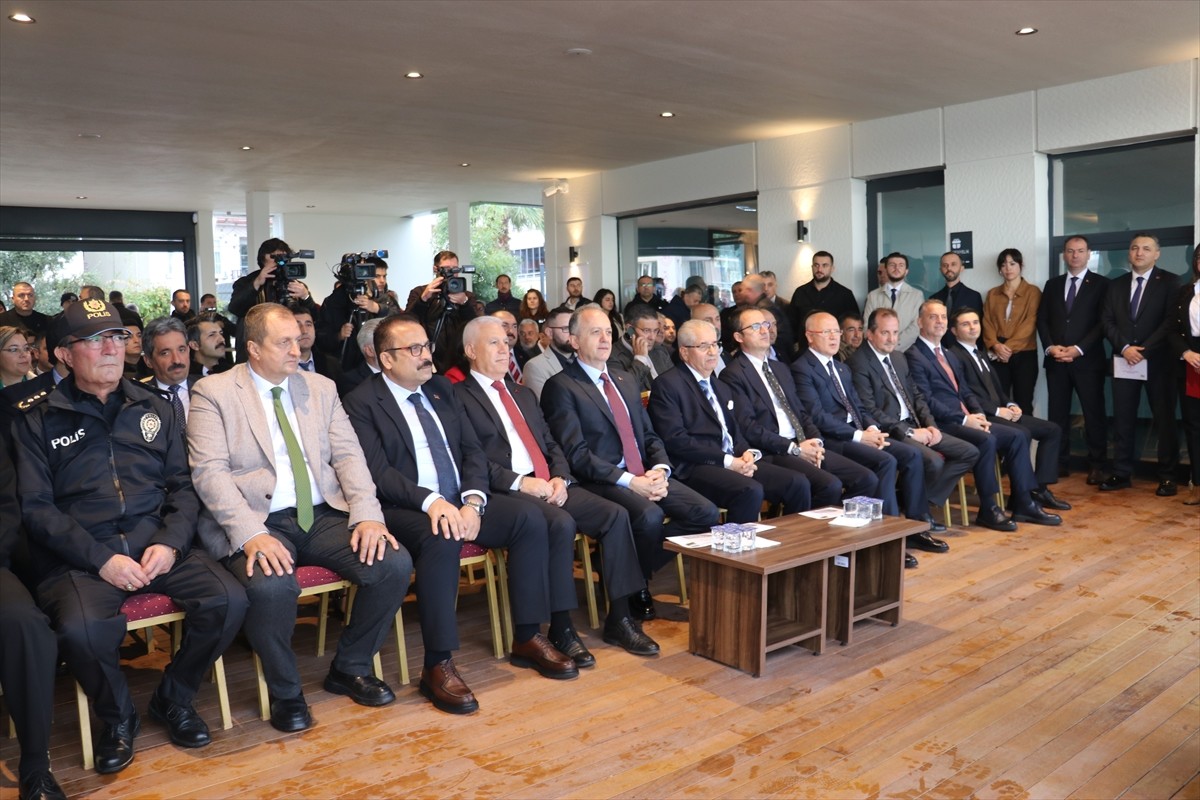 Bursa'da, İznik Göl Bazilikası Ören Yeri Karşılama Merkezi'nin açılışı töreni gerçekleştirildi....