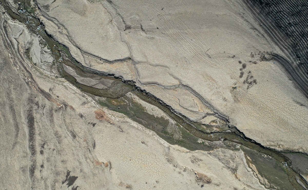 Bursa'nın ana su kaynağı Doğancı ve Nilüfer barajlarında kuraklık nedeniyle doluluk ortalama yüzde...