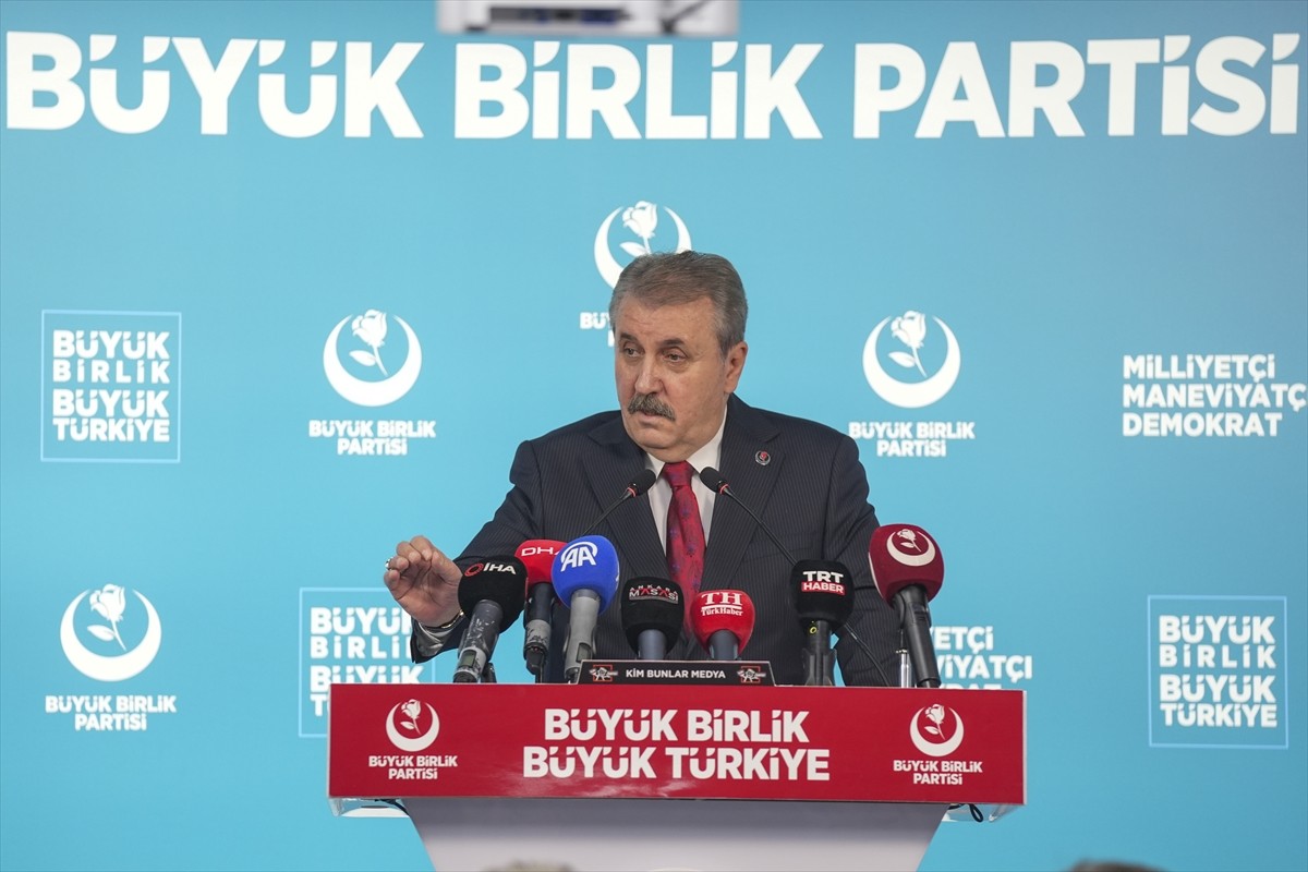 Büyük Birlik Partisi (BBP) Genel Başkanı Mustafa Destici, partisinin genel merkezinde basın...
